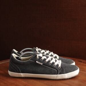 Taos Sneakers Womens SZ 9 Gray Star Casual Low Top Comfort Lace Up Walking Shoes